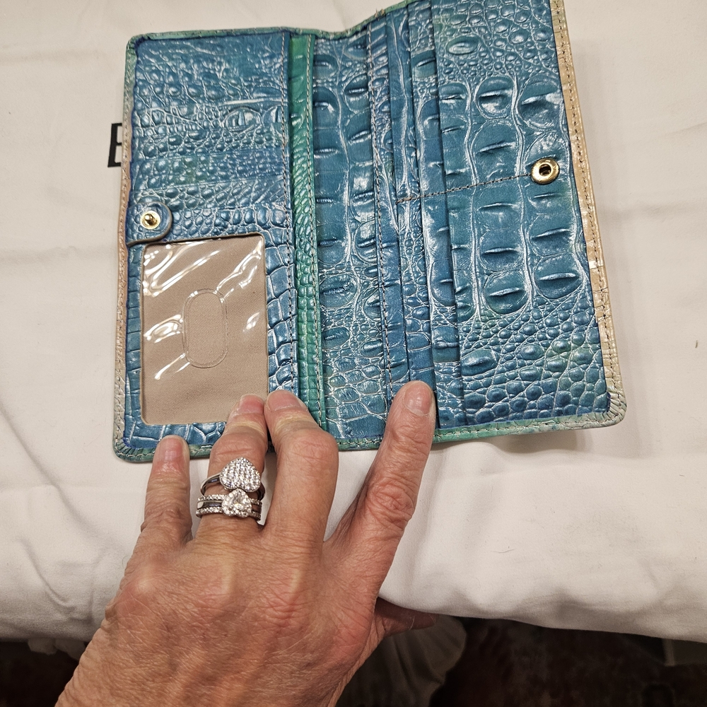Brahmin Aqua Beige CrocEmbossed Bag Matching Wallet Does Not Have Shoulder Strap - Picture 3 of 6